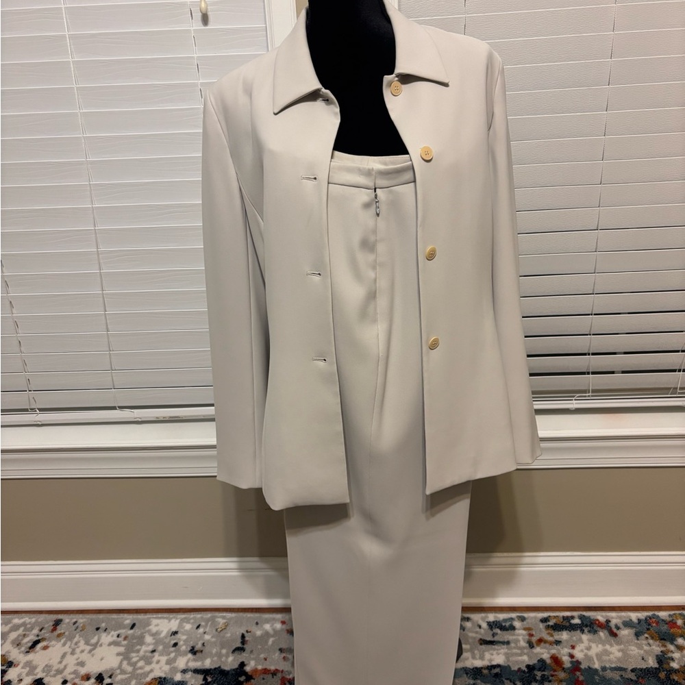 Casual Corner Cream Fabric